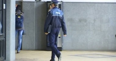 Stire din Eveniment : Un tânăr, înjunghiat în sala de așteptare a gării
