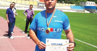 Stire din Eveniment : Polițist din Mangalia, dublu campion balcanic la atletism