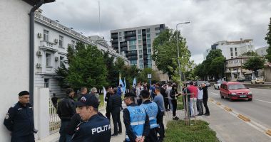 Stire din Eveniment : Ziua a doua de proteste a polițiștilor constănțeni. La acțiune participă și colegi de la București