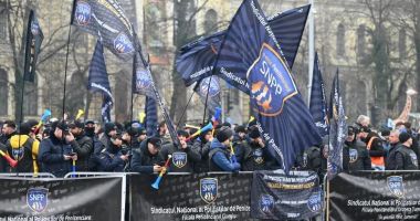 Stire din Actualitate : Polițiștii se alătură primului protest anunțat la Cotroceni