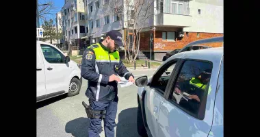 Stire din Eveniment : Șoferii care au circulat pe banda dedicată transportului public, sancționați de polițiști la Constanța