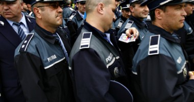 Stire din Eveniment : Polițiștii vor primi banii de echipament, în decembrie