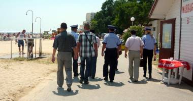 Stire din Eveniment : Polițiștii ies pe stradă, de Florii și Paștele catolic