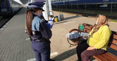 Stire din Eveniment : Controale în trenuri şi gări. Călători prinşi fără mască
