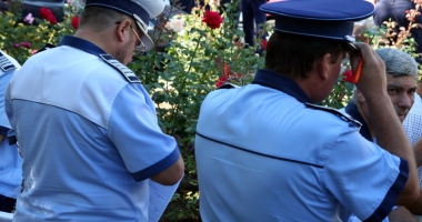 Polițiștii și militarii sunt în pragul exasperării: "Este o fraudă colosală" - 4