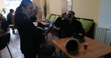 Stire din Eveniment : Polițiștii sfătuiesc vârstnicii cum să se ferească de hoți