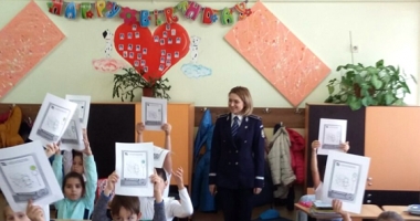 Polițiștii constănțeni, lecții deschise alături de elevi - 2