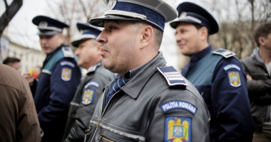 Polițiștii, duși cu zăhărelul. "Nu am simțit nimic la salariu, țeapă din nou!" - 2