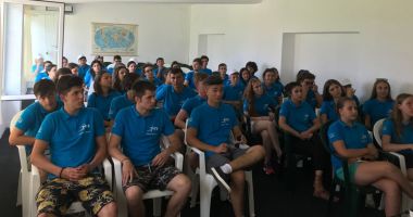 Polițiștii au împărțit brățări de vacanță - 2
