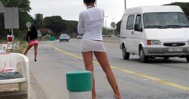 Stire din Eveniment : Polițiștii - noii bodyguarzi ai prostituatelor care nu se înțeleg la preț cu clienții!