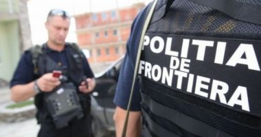 Parfumuri și bijuterii de contrabandă, confiscate de oamenii legii din Constanța