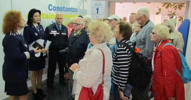 Polițiștii din Constanța către turiștii străini: "Așa arată uniforma noastră!" - 6