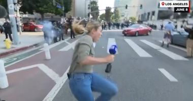 Polițiștii din L.A. au împușcat o jurnalistă în timpul unui reportaj live. Momentul s-a viralizat pe rețelele sociale