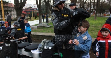 Polițiștii mascați au făcut spectacol în centrul Constanței - 7
