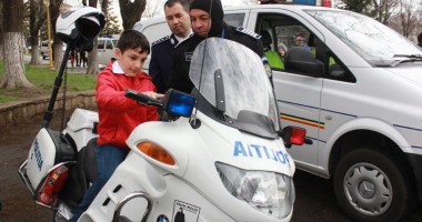 Polițiștii mascați au făcut spectacol în centrul Constanței - 12