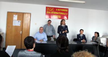 Stire din Eveniment : Polițiștii și poștașii vor bate la ușile bătrânilor din Constanța