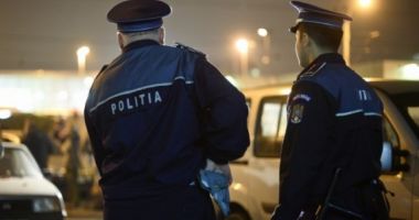 Un individ ce tâhărea femeile din Constanța, furându-le poșetele, prins de polițiști