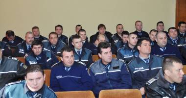 Stire din Eveniment : Buni la teste, bătuți pe teren! Cum stau cu pregătirea fizică polițiștii constănțeni