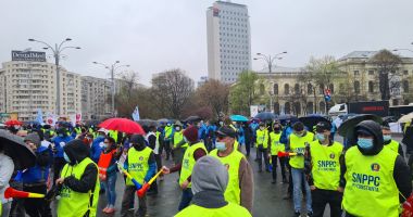 Polițiștii din Constanța, protestatari în Piața Victoriei: „Este o batjocură a Guvernului!” - 2
