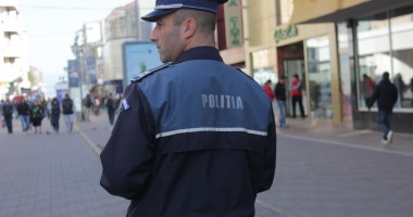 Stire din Eveniment : ALEGERI EUROPARLAMENTARE / Peste 2.400 de angajați ai MAI se ocupă de buna desfășurare a alegerilor, la Constanța