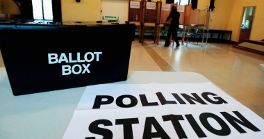 BREXIT / Referendum: S-au deschis secțiile de vot