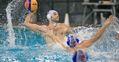 Stire din Sport : Poloiștii, învingători la turneul "Mithat Hantal"