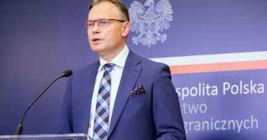 Stire din Actualitate : Polonia lansează o campanie diplomatică asupra reparaţiilor de război pe care le solicită Germaniei