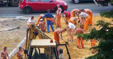 Stire din Actualitate : Polonia stârnește noi controverse. Caută muncitori străini, dar cere să fie creștini