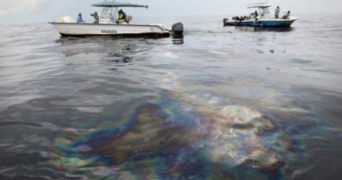 O pată de petrol amenință litoralul Noii Zeelande