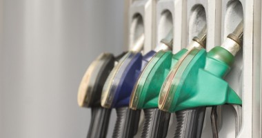 Stire din Economie : Și Lukoil a scumpit iarăși benzina