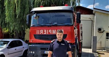 Stire din Social : Un pompier și iubita lui, asistentă medicală, salvatori în timpul liber
