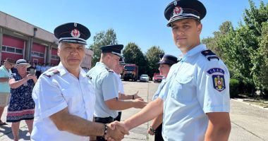 Zi importantă la Detașamentul de Pompieri Palas din Constanța. Mai mulți pompieri înaintați în grad - 4