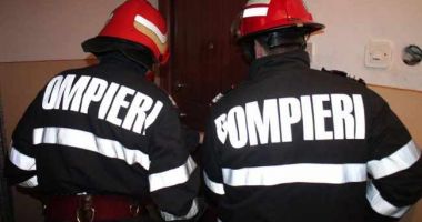 Pompierii ISU Dobrogea, chemați să deblocheze ușa unui apartament