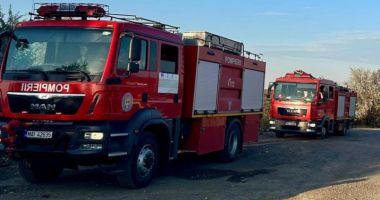 Stire din Eveniment : Panică! O scară de bloc din Constanţa, plină de fum