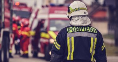 Alerta la pompieri! Incendiu la etajul patru al unui bloc din Techirghiol