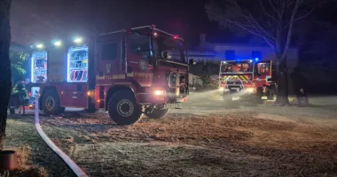 Pompierii români au intervenit în Franța pentru a salva locuințe amenințate de incendiile de vegetație