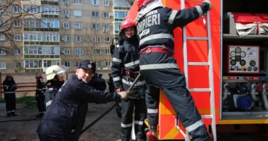 Stire din Eveniment : Ce spun pompierii despre sezonul rece și cum să ne apărăm împotriva gerului