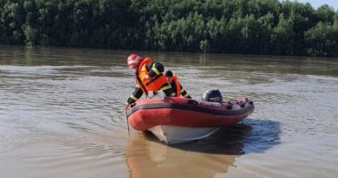 TRAGEDIE! Două surori, de 11 și 12 ani, AU DISPĂRUT ÎN DUNĂRE! Sunt căutate de scafandri - 3