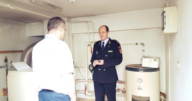 Stire din Eveniment : Pompierii au luat la puricat hotelurile și restaurantele de pe litoral