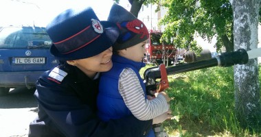 Pompierii constănțeni, vizitați de elevi