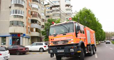 Casă în flăcări în Saligny