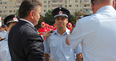 Stire din Eveniment : 1 ofițer și 5 subofițeri, avansați în grad înainte de termen