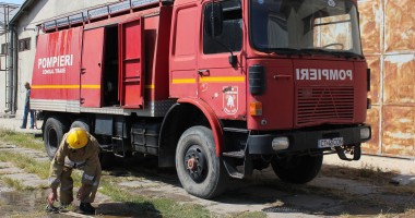 Descarcerări cu adrenalină, de Ziua Pompierilor - 12