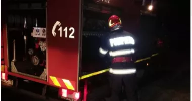 Stire din Eveniment : Alarmă de incendiu la o cabană. 14 oameni au scăpat la limită din calea flăcărilor