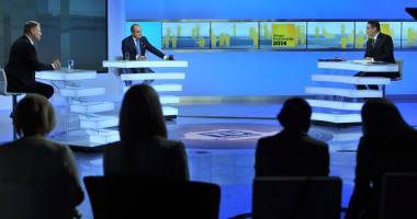 Stire din Politică-Administrație : Klaus IOHANNIS și Victor PONTA, prima confruntare electorală televizată. Iată ce au avut de spus cei doi candidați la prezidențiale
