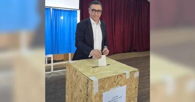 Alegeri prezidenţiale 2025/ Victor Ponta a votat spontan în drum spre București