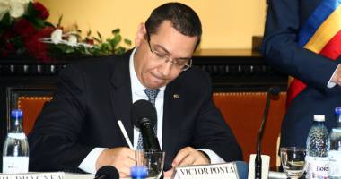 Stire din Politică-Administrație : Răpus de presiunea "străzii"! Premierul Ponta a demisionat