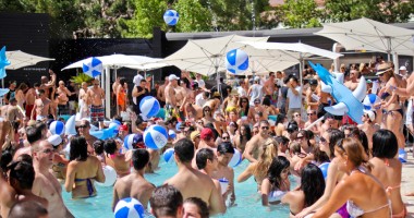 Stire din Economie : Cum încearcă hotelierii să atragă cât mai mulți turiști