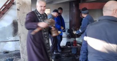 Stire din Actualitate : Popă, chemat să sfințească țevile de apă caldă. Primarul din oraș spune că nu știe cum a ajuns preotul acolo