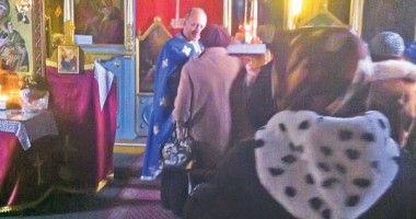 Stire din Eveniment : Un preot din CONSTANȚA a reinventat slujbele de exorcizare: RÂGÂIE în BISERICĂ